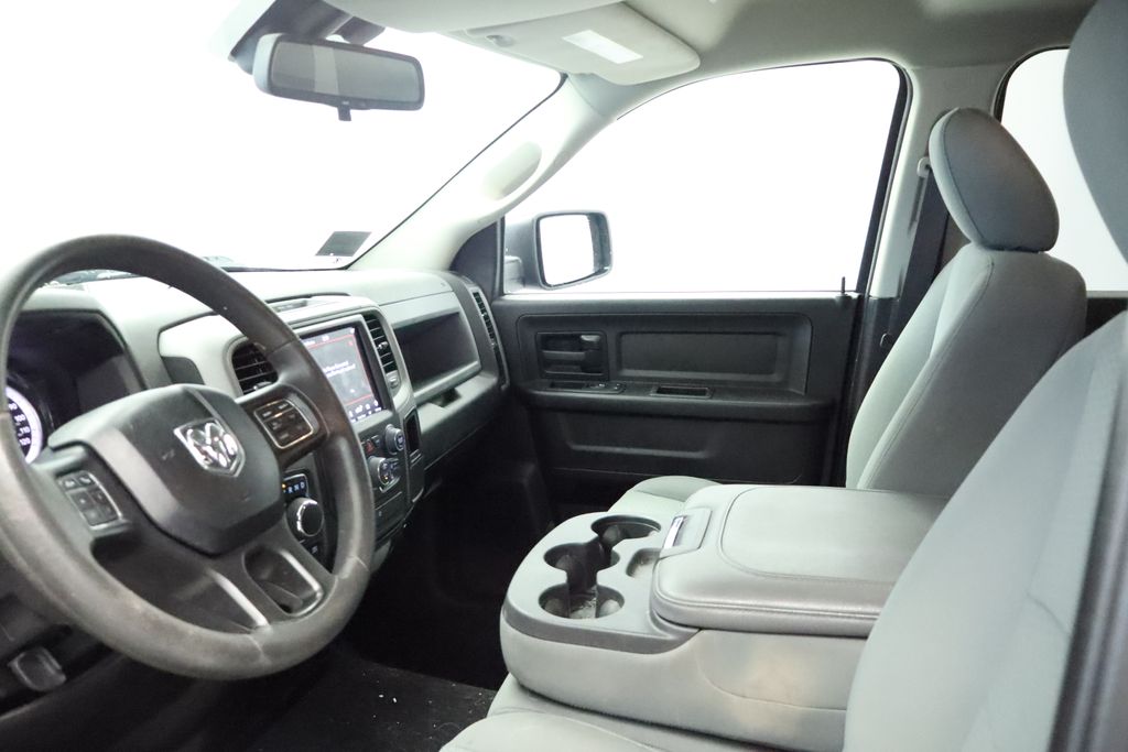 Thumbnail: 2019 RAM 1500 Classic - 30