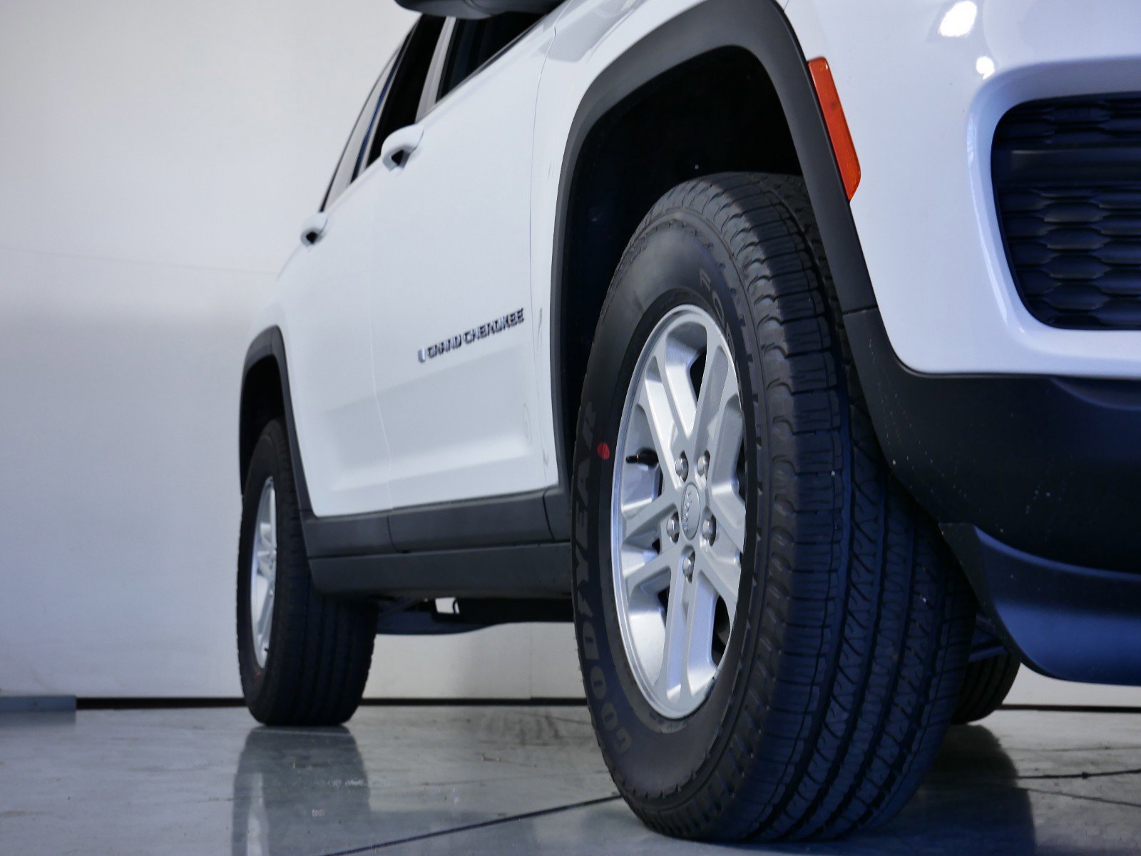 2024 Jeep Grand Cherokee Laredo 6