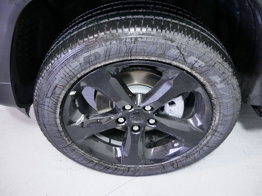 Thumbnail: 2024 Jeep Grand Cherokee - 21