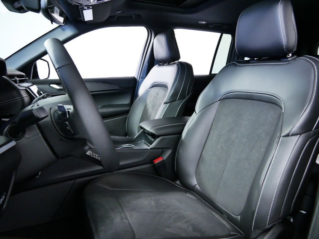 Thumbnail: 2024 Jeep Grand Cherokee - 34