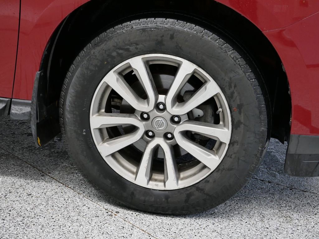 Thumbnail: 2015 Nissan Pathfinder - 16