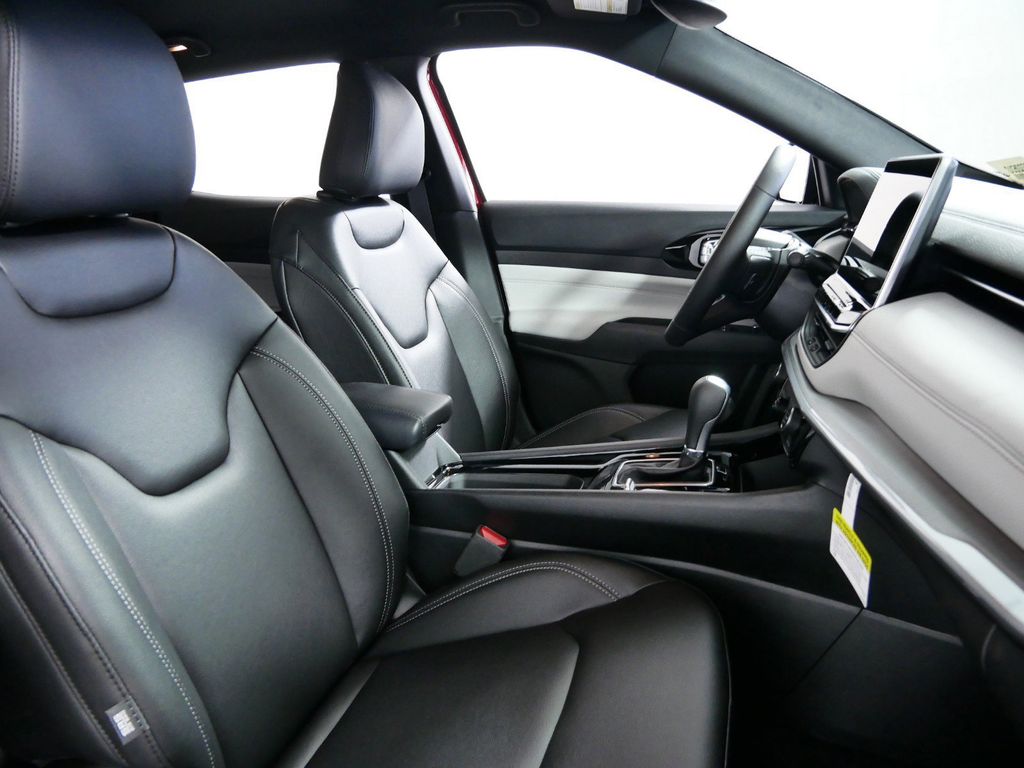 Thumbnail: 2025 Jeep Compass - 25