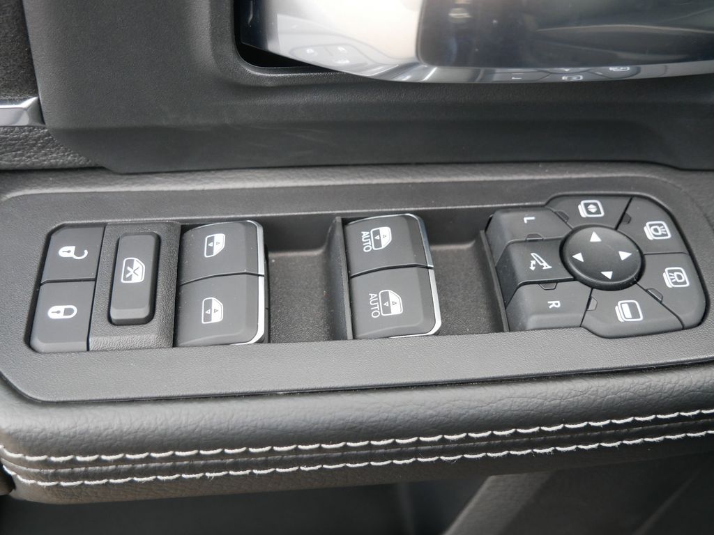 2025 RAM 2500 Laramie 31