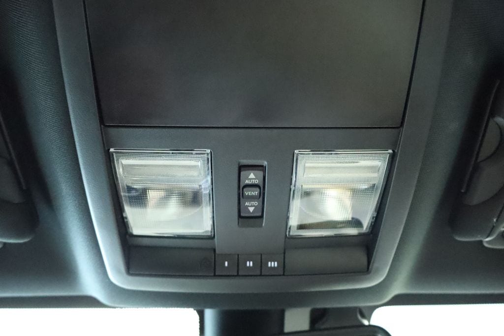 Thumbnail: 2016 Dodge Challenger - 37