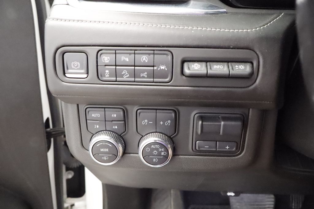Thumbnail: 2023 GMC Yukon - 36