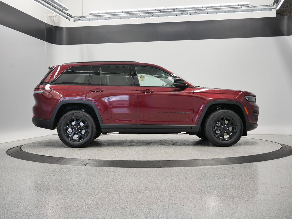 Thumbnail: 2025 Jeep Grand Cherokee - 47