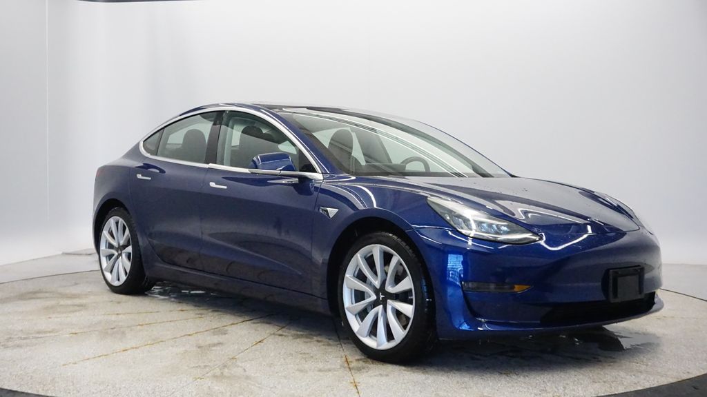 Thumbnail: 2018 Tesla Model 3 - 9