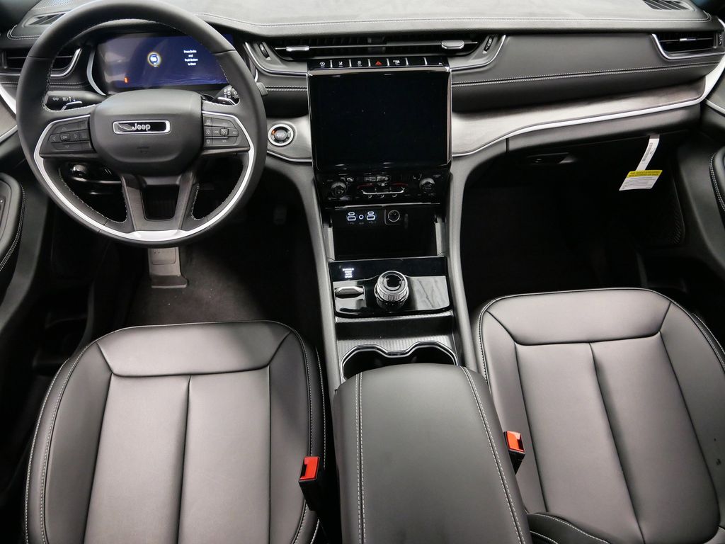 Thumbnail: 2025 Jeep Grand Cherokee L - 15