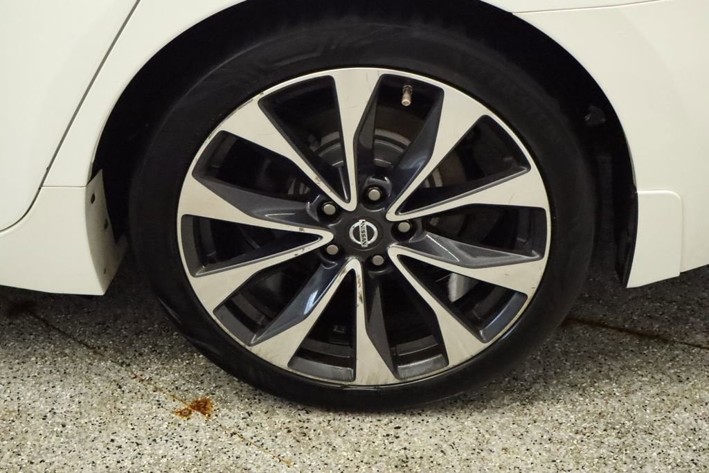 Thumbnail: 2016 Nissan Maxima - 13