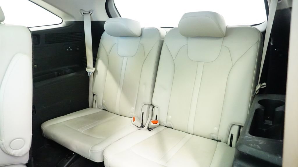 Thumbnail: 2023 Kia Sorento - 22