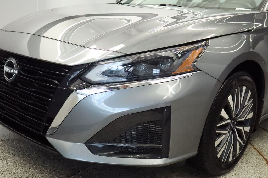 Thumbnail: 2023 Nissan Altima - 13