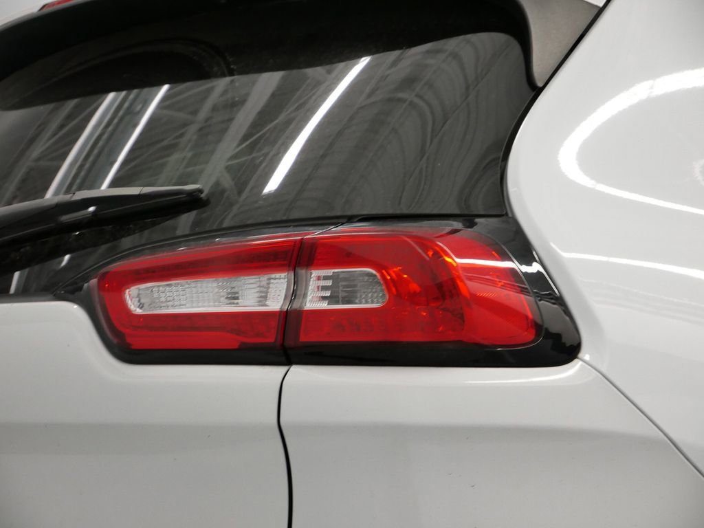 Thumbnail: 2014 Jeep Cherokee - 18