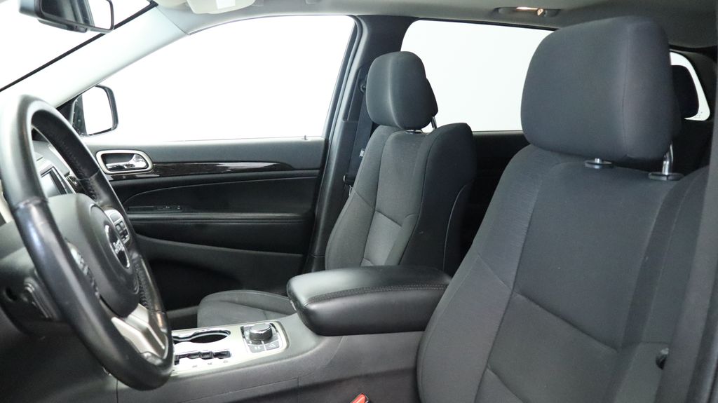 Thumbnail: 2012 Jeep Grand Cherokee - 24