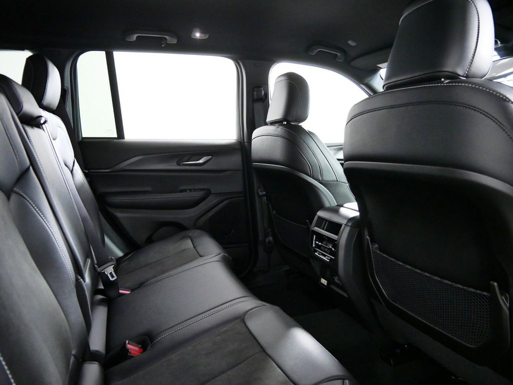 Thumbnail: 2024 Jeep Grand Cherokee - 25
