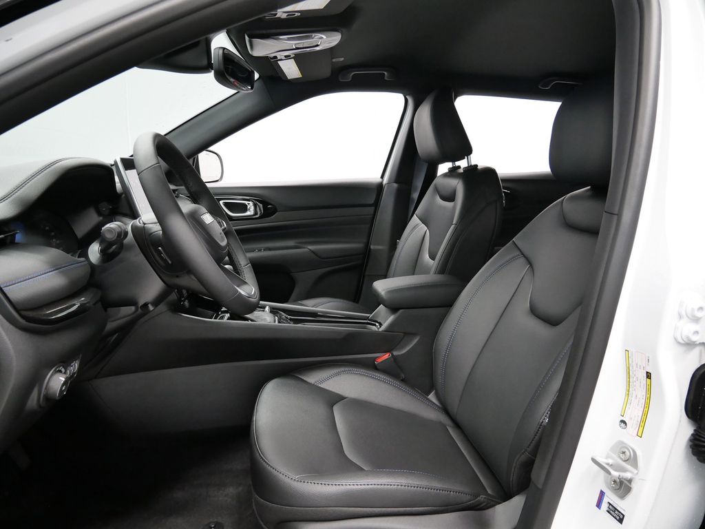 Thumbnail: 2026 Jeep Compass - 3