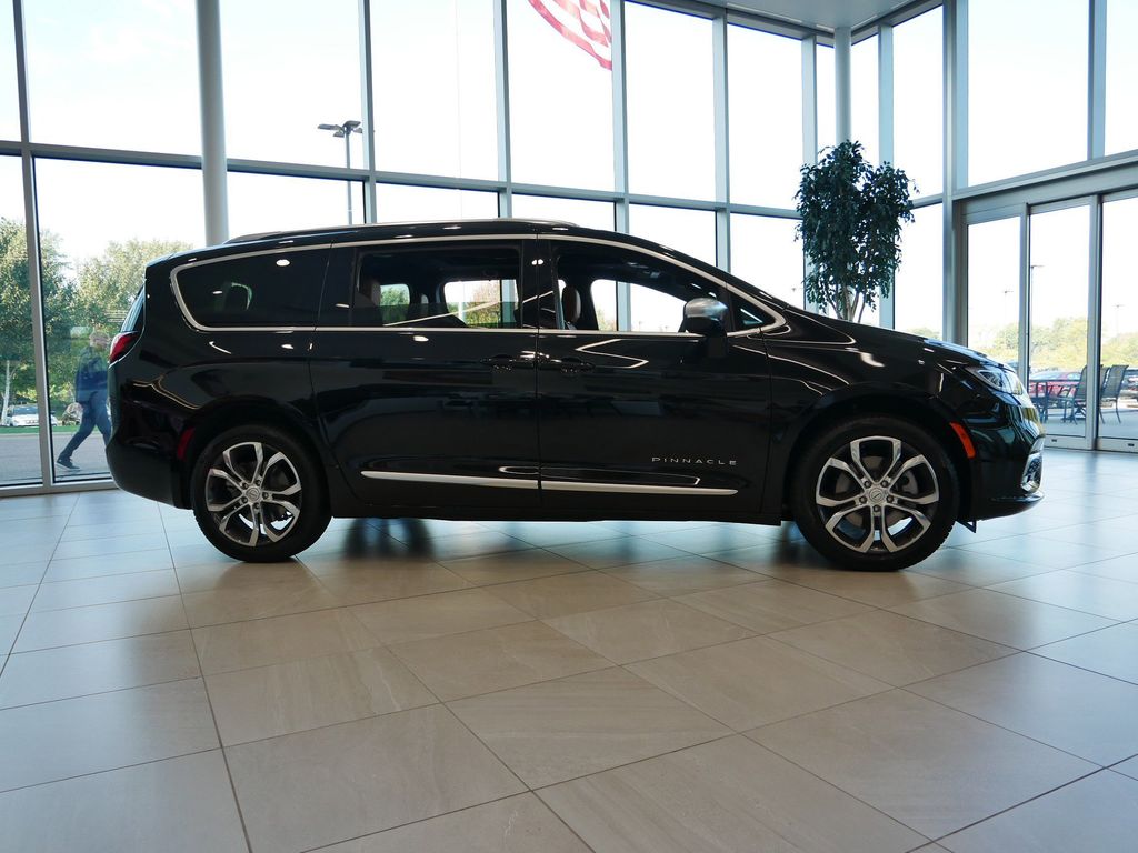 Thumbnail: 2026 Chrysler Pacifica - 8