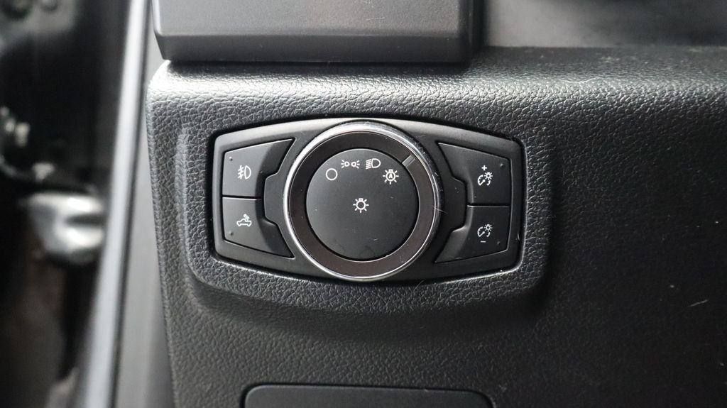 Thumbnail: 2018 Ford F-150 - 32