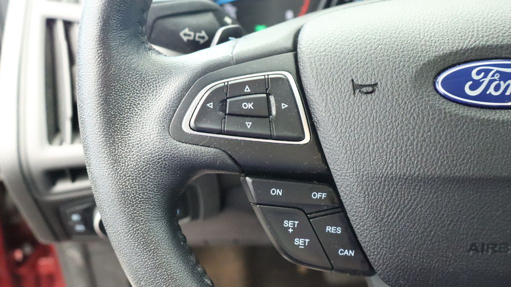 Thumbnail: 2015 Ford Focus - 23