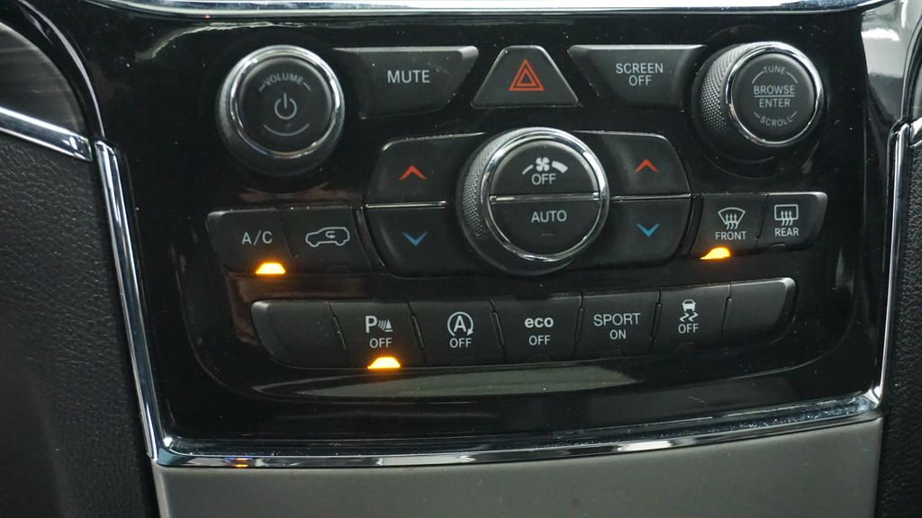 Thumbnail: 2021 Jeep Grand Cherokee - 40