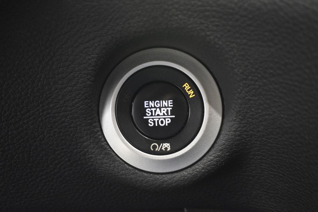 Thumbnail: 2017 Chrysler Pacifica - 40