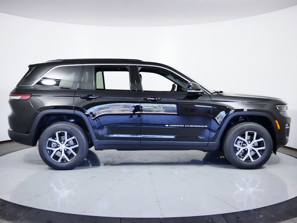 Thumbnail: 2025 Jeep Grand Cherokee - 8