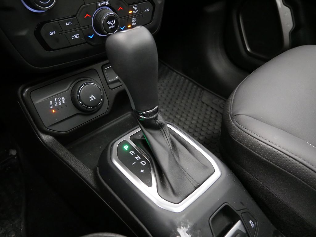 Thumbnail: 2023 Jeep Renegade - 35