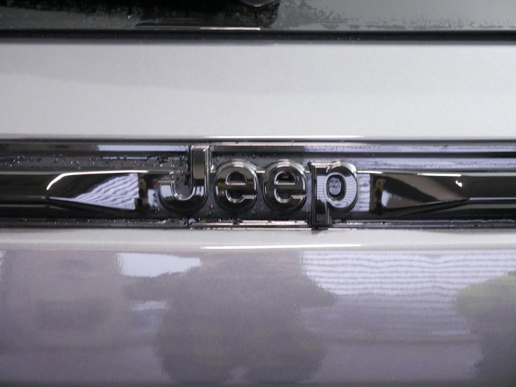 Thumbnail: 2025 Jeep Grand Cherokee - 12