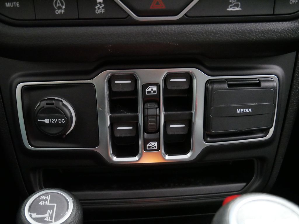 Thumbnail: 2026 Jeep Wrangler - 36