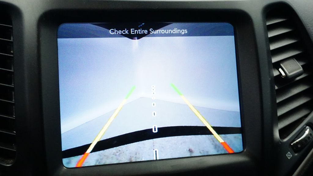 Thumbnail: 2015 Jeep Cherokee - 34