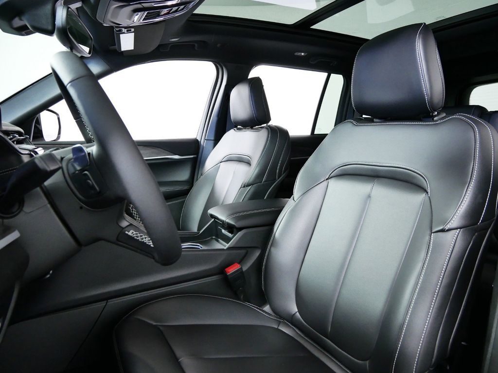 Thumbnail: 2025 Jeep Grand Cherokee - 34