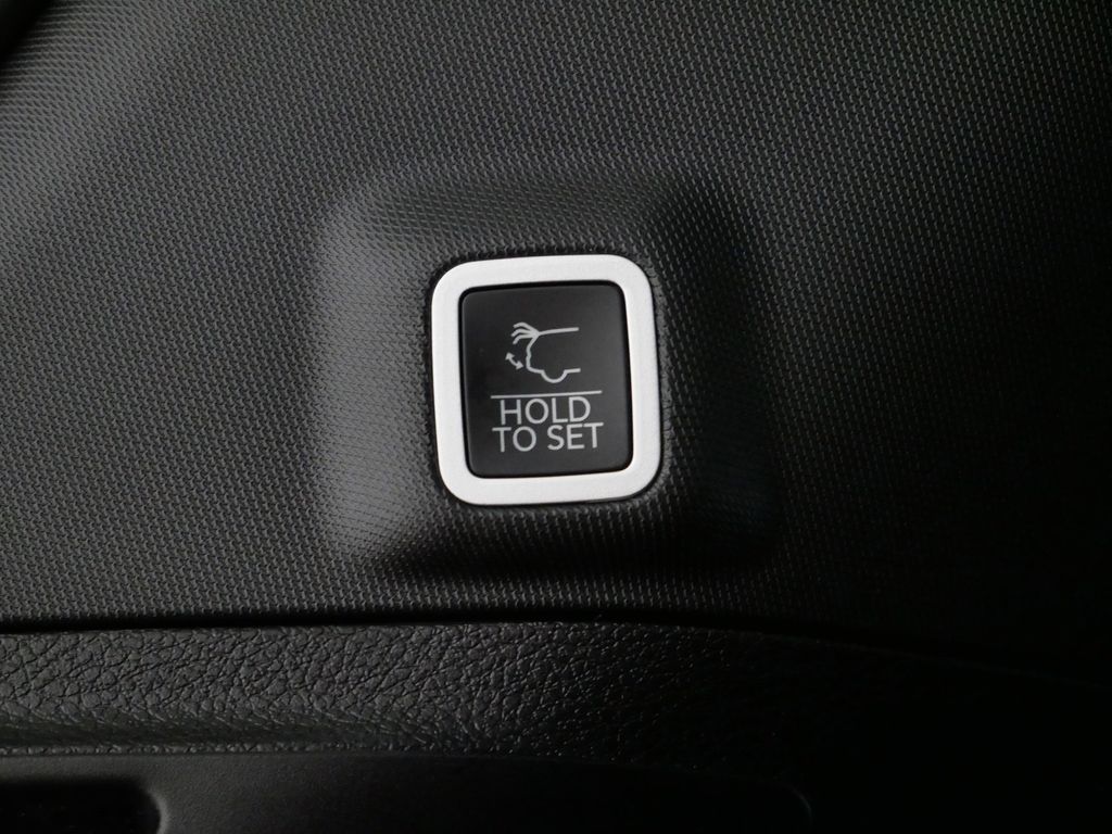 Thumbnail: 2025 Jeep Grand Cherokee - 15