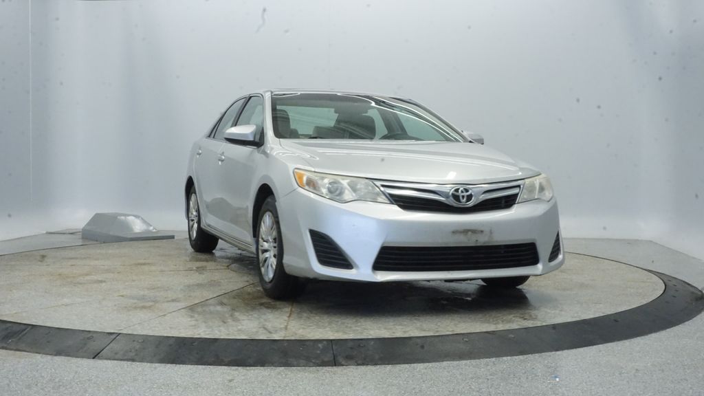 Thumbnail: 2013 Toyota Camry - 14