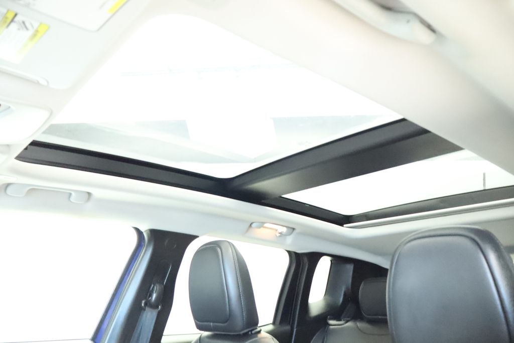 Thumbnail: 2018 Jeep Renegade - 44