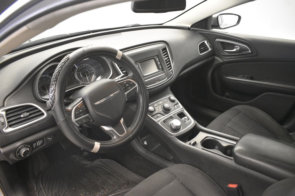 Thumbnail: 2015 Chrysler 200 - 13