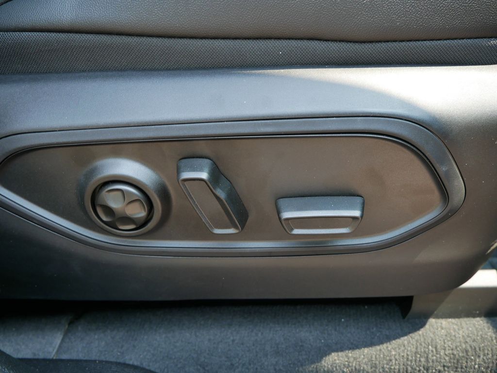 Thumbnail: 2025 Jeep Grand Cherokee - 25