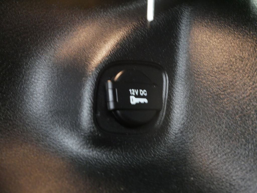 Thumbnail: 2022 Jeep Cherokee - 11