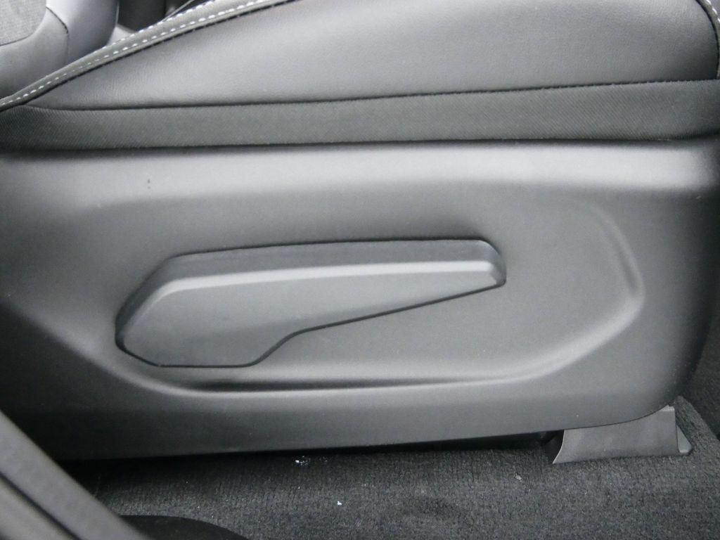 2024 Jeep Grand Cherokee Altitude 25