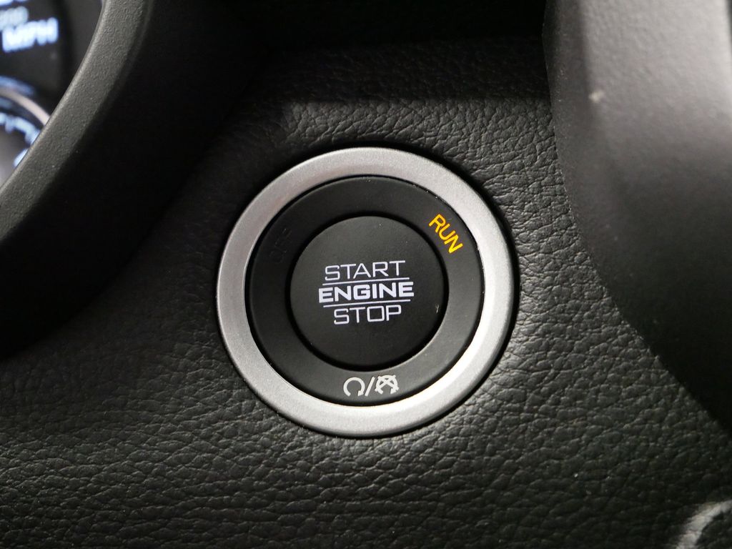 Thumbnail: 2025 RAM 1500 - 38