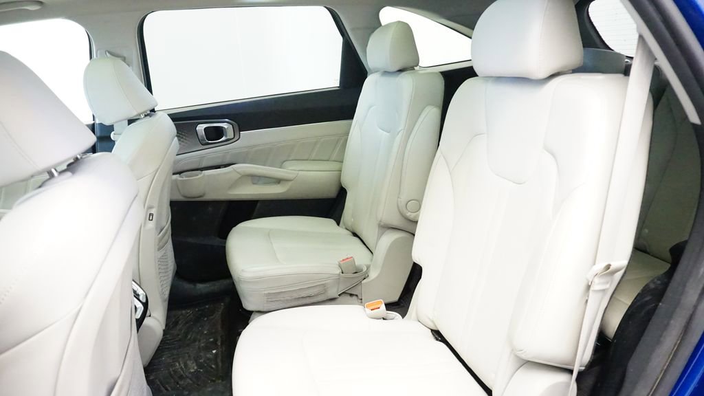 Thumbnail: 2023 Kia Sorento - 21