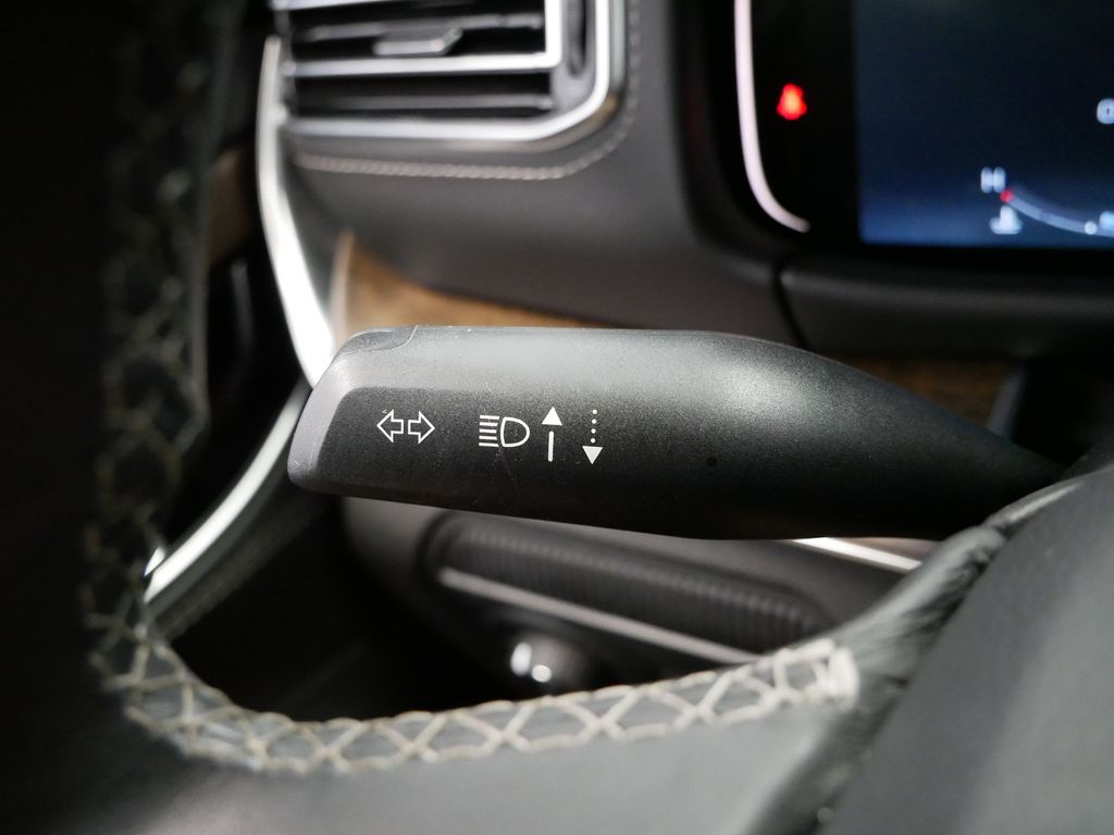 Thumbnail: 2023 Jeep Grand Wagoneer - 30