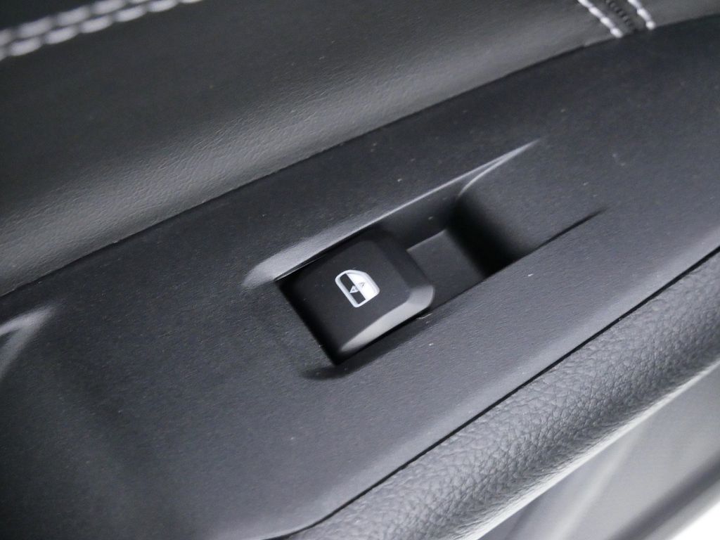 Thumbnail: 2024 Jeep Compass - 29