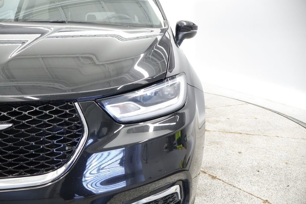 Thumbnail: 2023 Chrysler Pacifica - 10