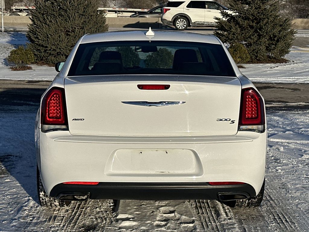 Thumbnail: 2016 Chrysler 300 - 4