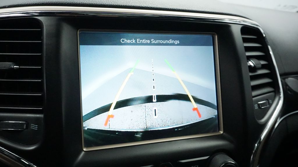 Thumbnail: 2017 Jeep Grand Cherokee - 33