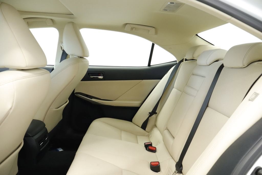 Thumbnail: 2015 Lexus IS - 19