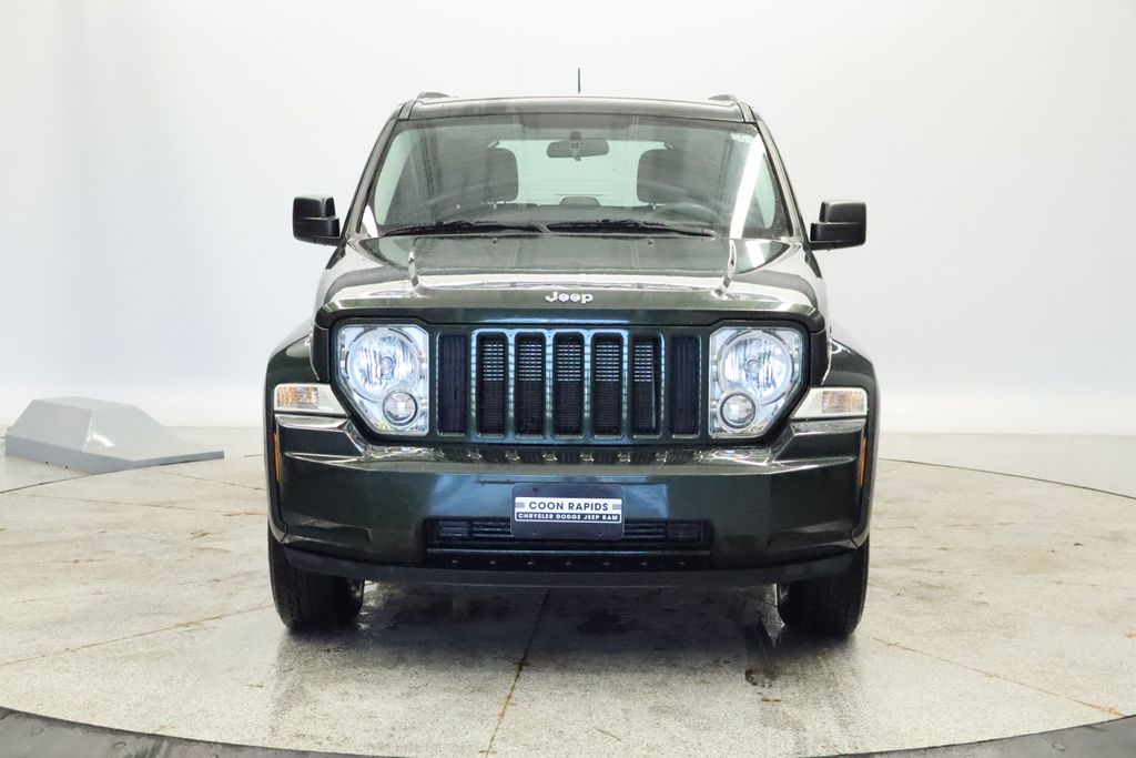 Thumbnail: 2012 Jeep Liberty - 8