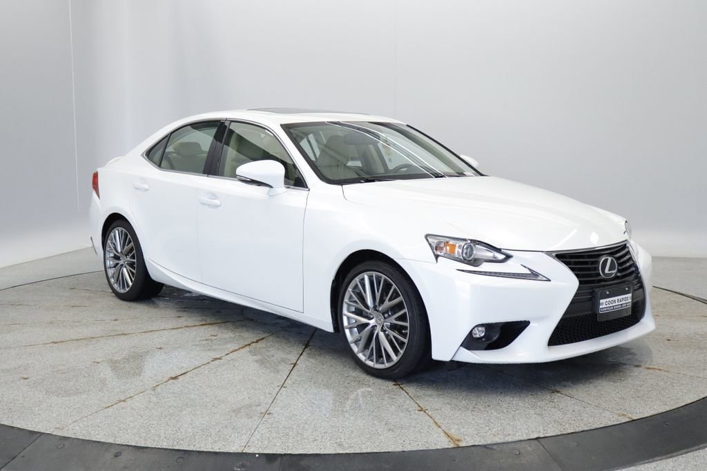 Thumbnail: 2015 Lexus IS - 9