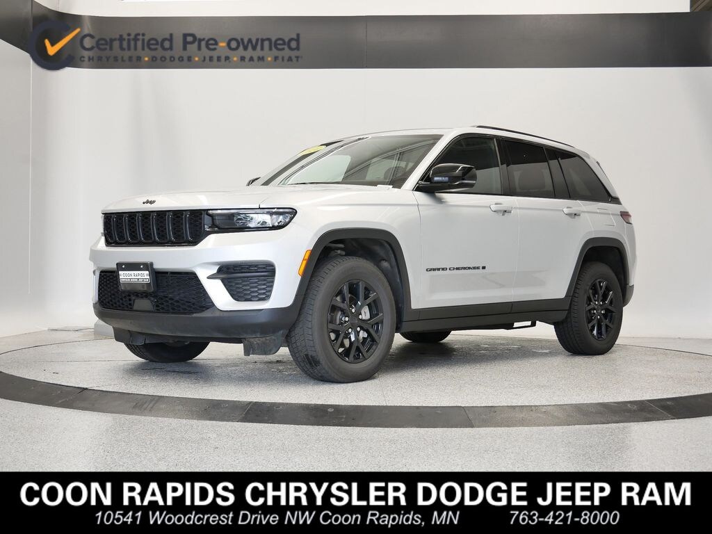 Used 2024 Jeep Grand Cherokee Altitude SUV