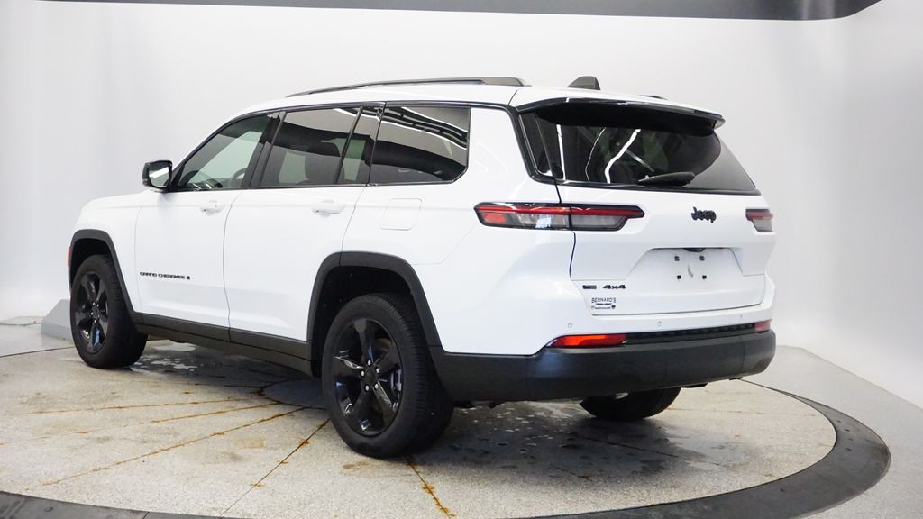 Thumbnail: 2022 Jeep Grand Cherokee L - 3