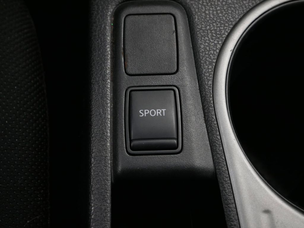 Thumbnail: 2014 Nissan Rogue - 27